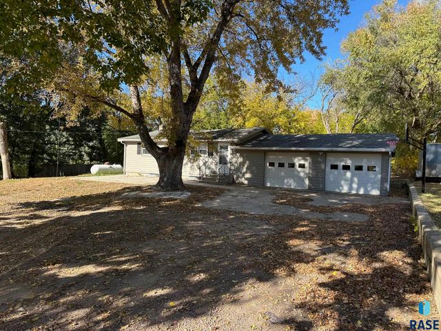 1314 E 61st St N Street N, Sioux Falls, SD 57104