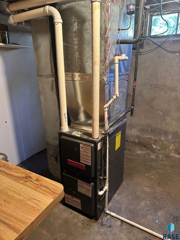 1314 E 61st St N Street N, Sioux Falls, SD 57104