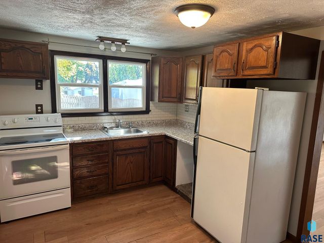 1314 E 61st St N Street N, Sioux Falls, SD 57104