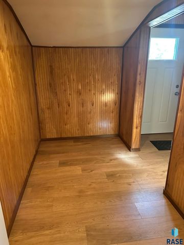 1314 E 61st St N Street N, Sioux Falls, SD 57104