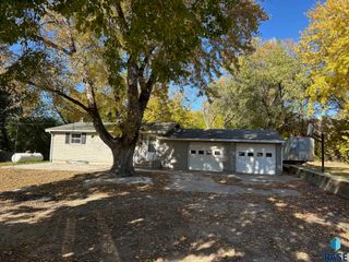 1314 E 61st St N Street N, Sioux Falls, SD 57104