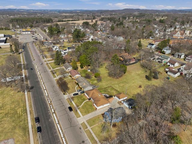 504 N Webb Avenue, Reedsburg, WI 53959