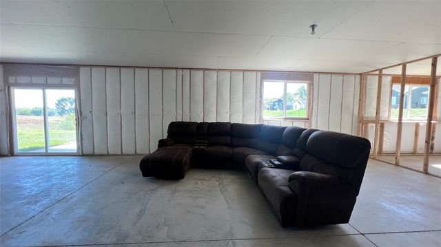 3012 Crest View Circle, Norwalk, IA 50211