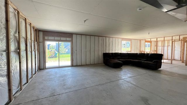 3012 Crest View Circle, Norwalk, IA 50211