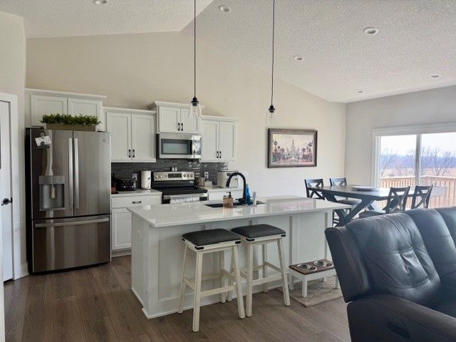 3012 Crest View Circle, Norwalk, IA 50211