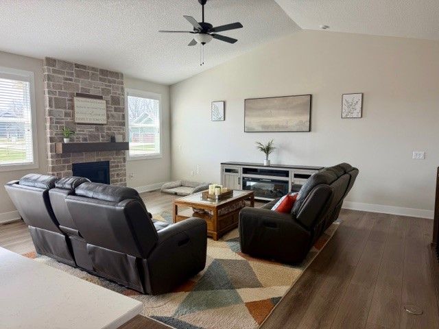 3012 Crest View Circle, Norwalk, IA 50211