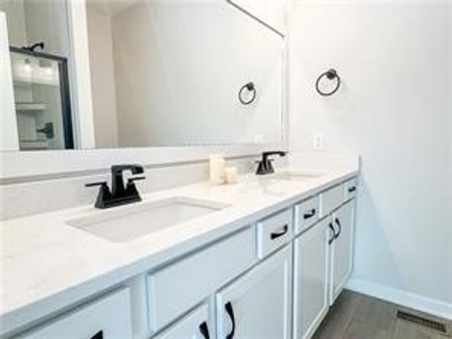 3012 Crest View Circle, Norwalk, IA 50211