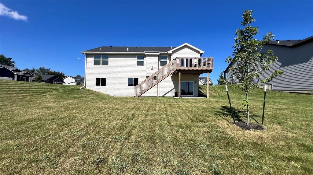 3012 Crest View Circle, Norwalk, IA 50211