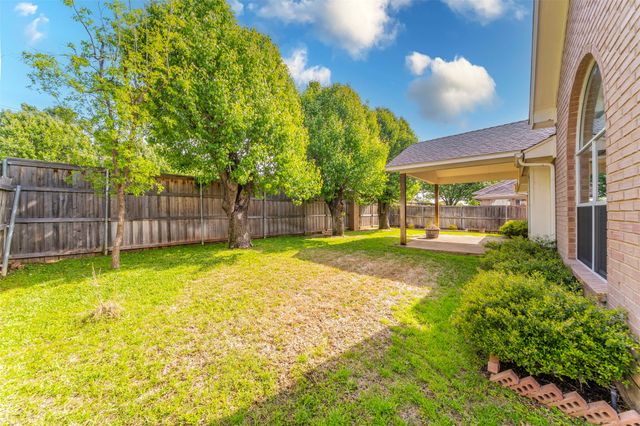 2231 Templeton Drive, Arlington, TX 76006