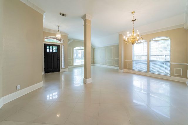 2231 Templeton Drive, Arlington, TX 76006