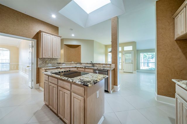 2231 Templeton Drive, Arlington, TX 76006