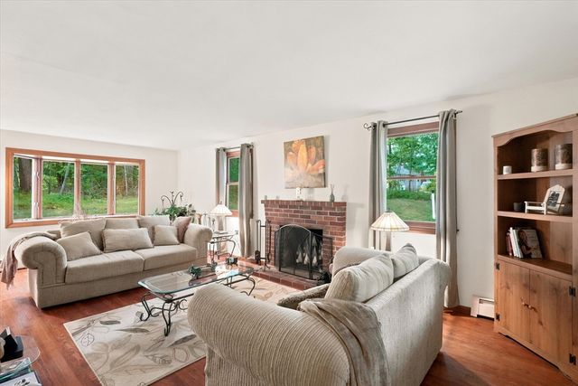 11 Marlboro Rd, Georgetown, MA 01833