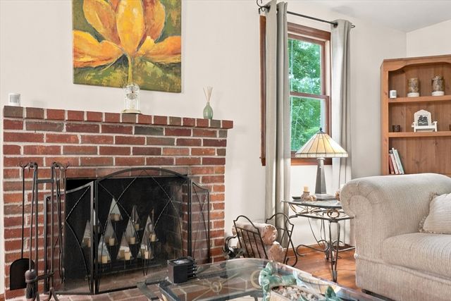 11 Marlboro Rd, Georgetown, MA 01833