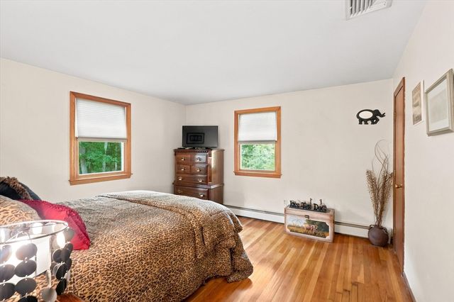 11 Marlboro Rd, Georgetown, MA 01833