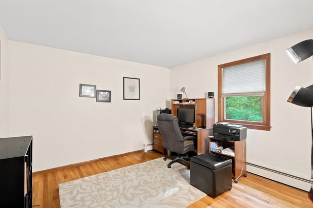 11 Marlboro Rd, Georgetown, MA 01833