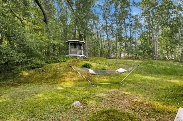 11 Marlboro Rd, Georgetown, MA 01833