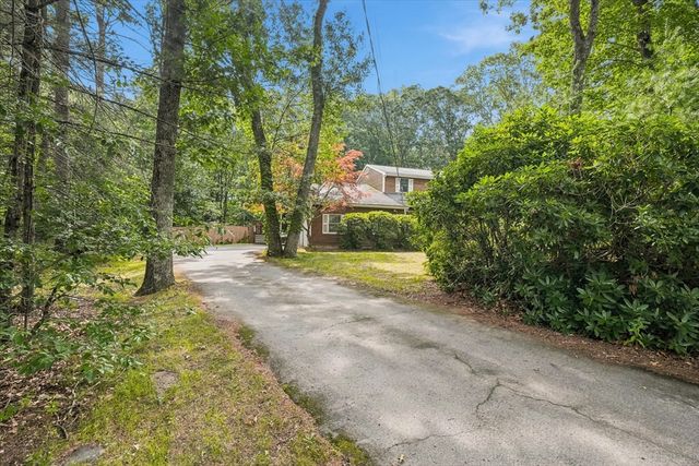 11 Marlboro Rd, Georgetown, MA 01833