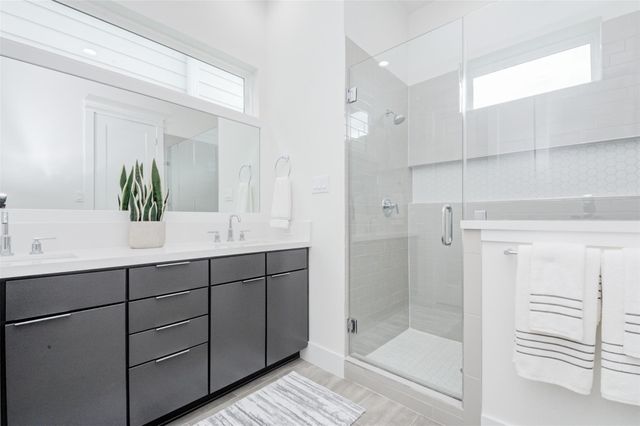 1131 W 17th Street A, Houston, TX 77008