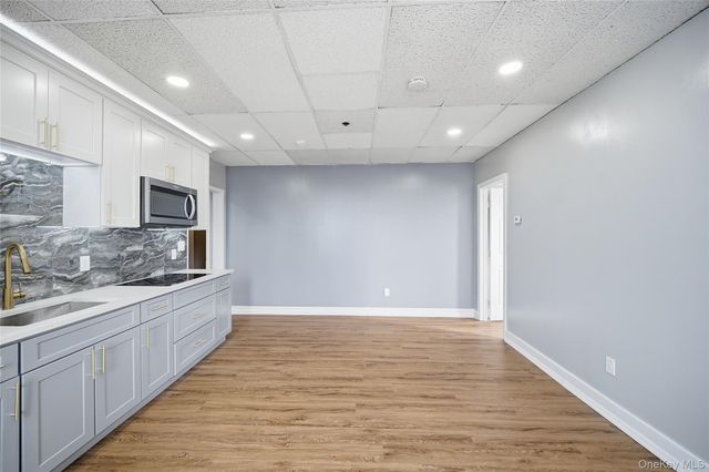 32B Main W 2, Bay Shore, NY 11706