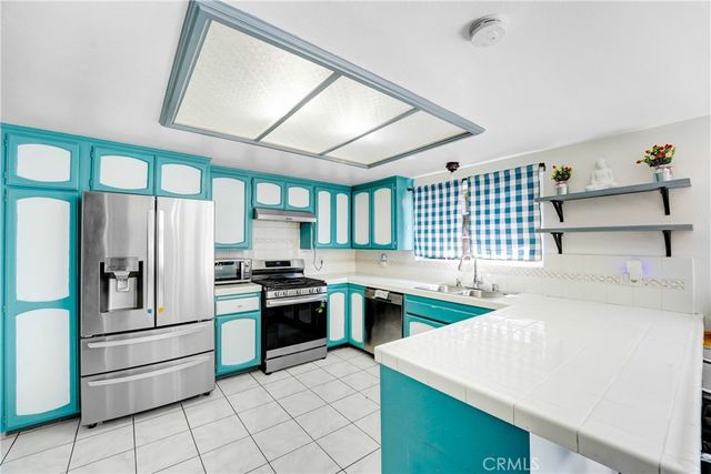 21050 Community Street, Canoga Park, CA 91304