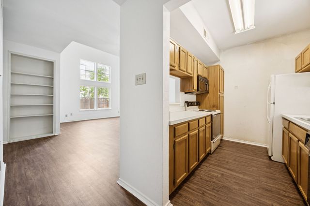 2507 Peargrove Circle, Arlington, TX 76006