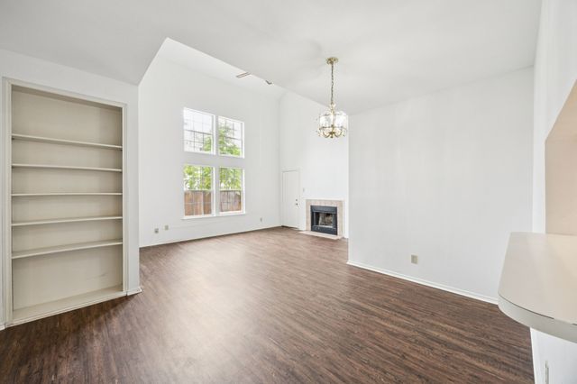 2507 Peargrove Circle, Arlington, TX 76006
