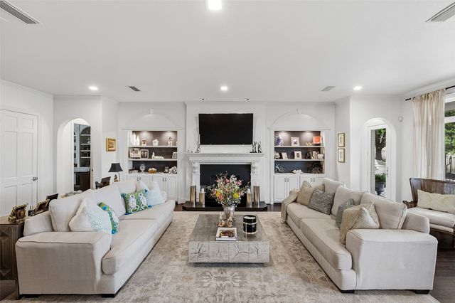 6609 Sahalee Drive, Fort Worth, TX 76132