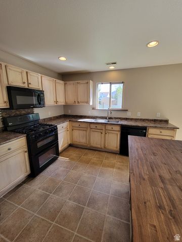 511 S SPANISH FIELDS DR, Spanish Fork, UT 84660