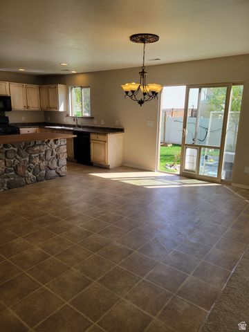 511 S SPANISH FIELDS DR, Spanish Fork, UT 84660