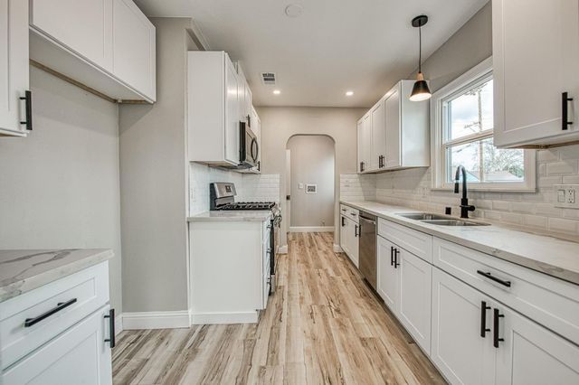 4345 E Iowa Avenue, Fresno, CA 93702