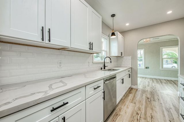 4345 E Iowa Avenue, Fresno, CA 93702