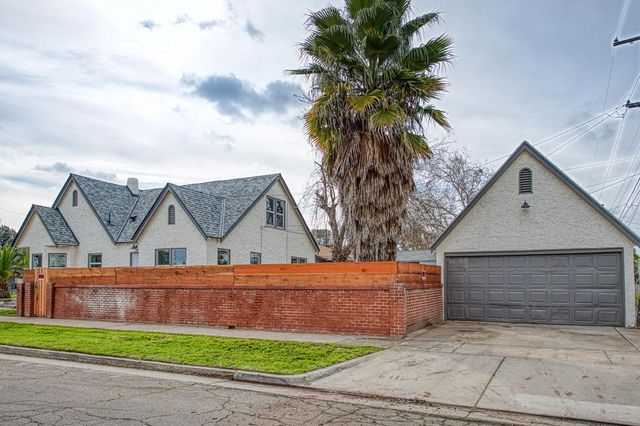 4345 E Iowa Avenue, Fresno, CA 93702