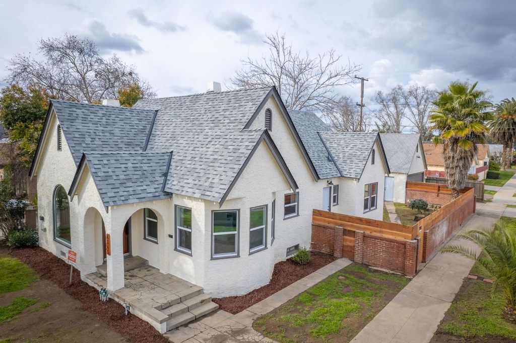 4345 E Iowa Avenue, Fresno, CA 93702