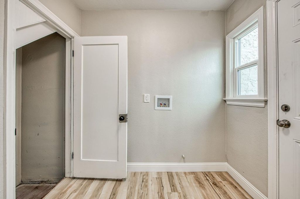 Image 20 of property listing at 4345 E Iowa Avenue, Fresno, CA 93702