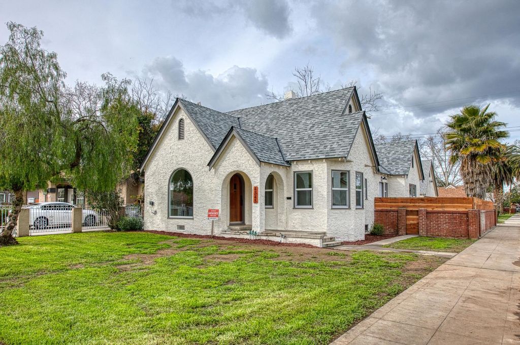 Image 4 of property listing at 4345 E Iowa Avenue, Fresno, CA 93702