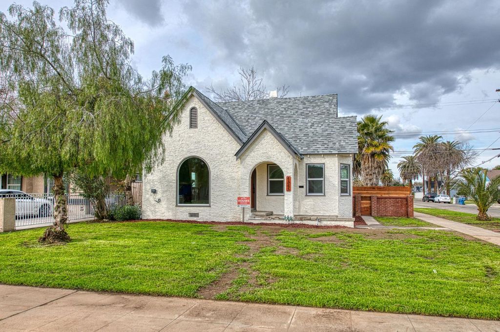 Image 5 of property listing at 4345 E Iowa Avenue, Fresno, CA 93702