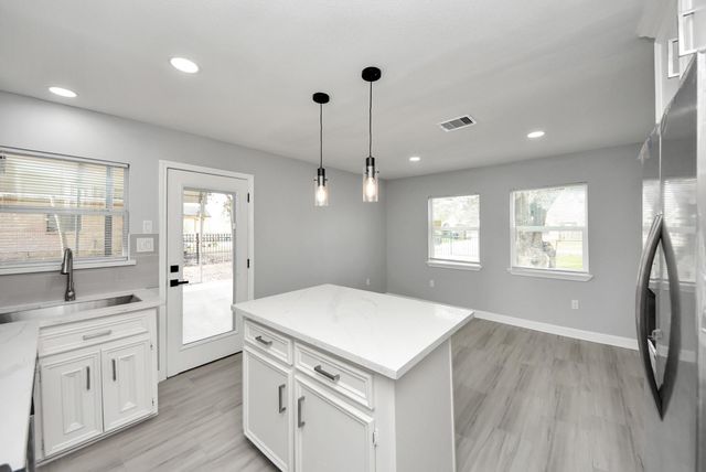 9238 Klondike Street, Houston, TX 77075