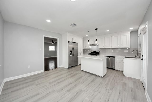 9238 Klondike Street, Houston, TX 77075