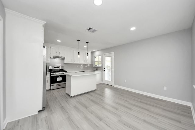 9238 Klondike Street, Houston, TX 77075