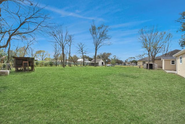 9238 Klondike Street, Houston, TX 77075