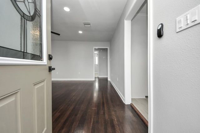 9238 Klondike Street, Houston, TX 77075