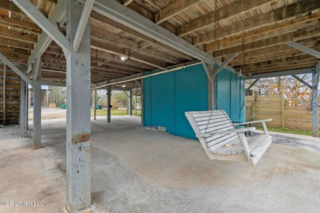 4254 1st Avenue, Bay Saint Louis, MS 39520