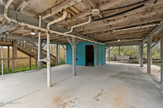 4254 1st Avenue, Bay Saint Louis, MS 39520