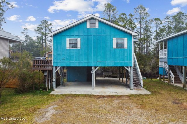 4254 1st Avenue, Bay Saint Louis, MS 39520