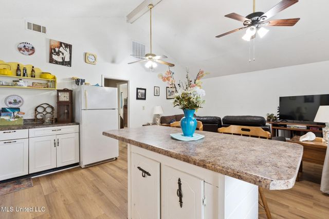 4254 1st Avenue, Bay Saint Louis, MS 39520