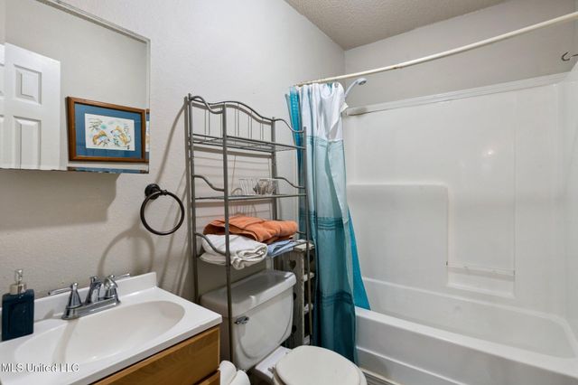 4254 1st Avenue, Bay Saint Louis, MS 39520