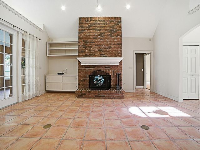 592 CRESCENT STREET, Umatilla, FL 32784