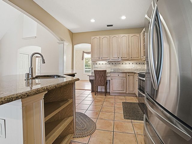 592 CRESCENT STREET, Umatilla, FL 32784