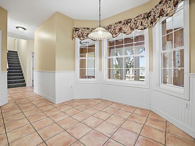 592 CRESCENT STREET, Umatilla, FL 32784