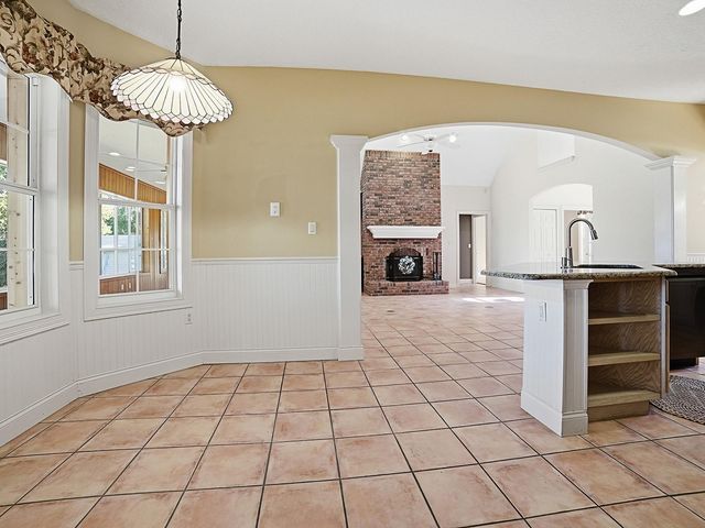 592 CRESCENT STREET, Umatilla, FL 32784